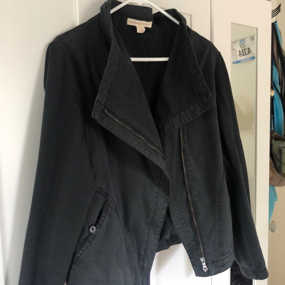 Blazer - Picture 3 of 4
